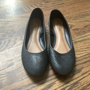 Women’s flats